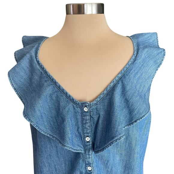 Old Navy Chambray Ruffle Neck Sleeveless Button Down Top Sz M Cottage Summer - Picture 3 of 7
